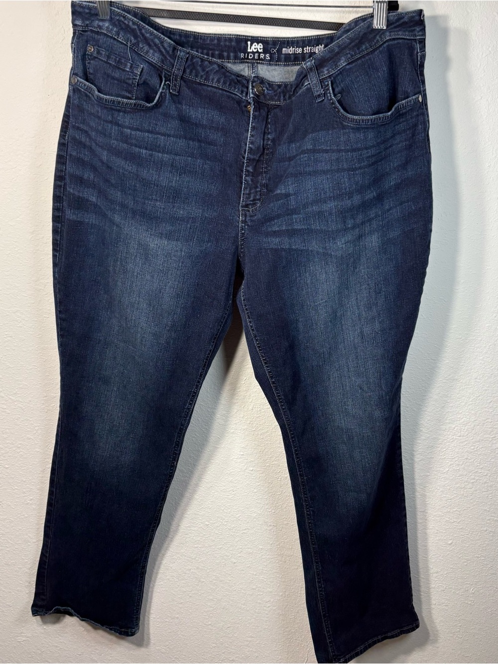 Lee Riders Women’s Plus Midrise Straight Leg Dark Wash Jeans Size 22M
